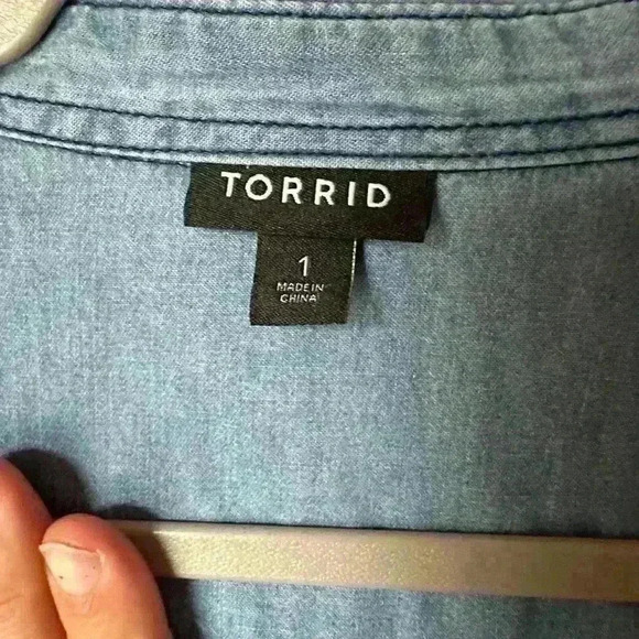 Torrid size 1 Fox Button Down Denim Classic Shirt Size XL - Picture 5 of 5